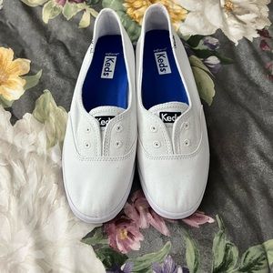 Keds twill slip on sneakers - size 6.5